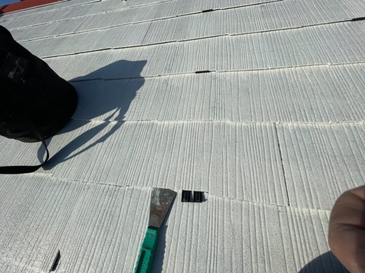 屋根塗装/タスペーサー挿入