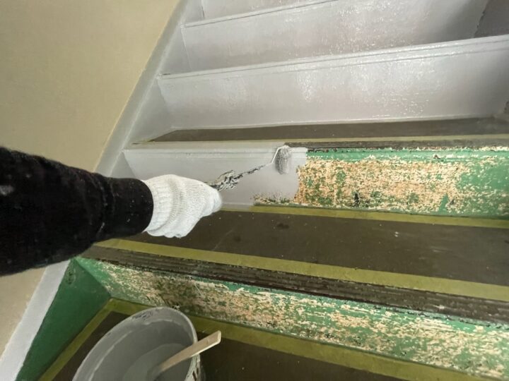 階段塗装/サビ止め