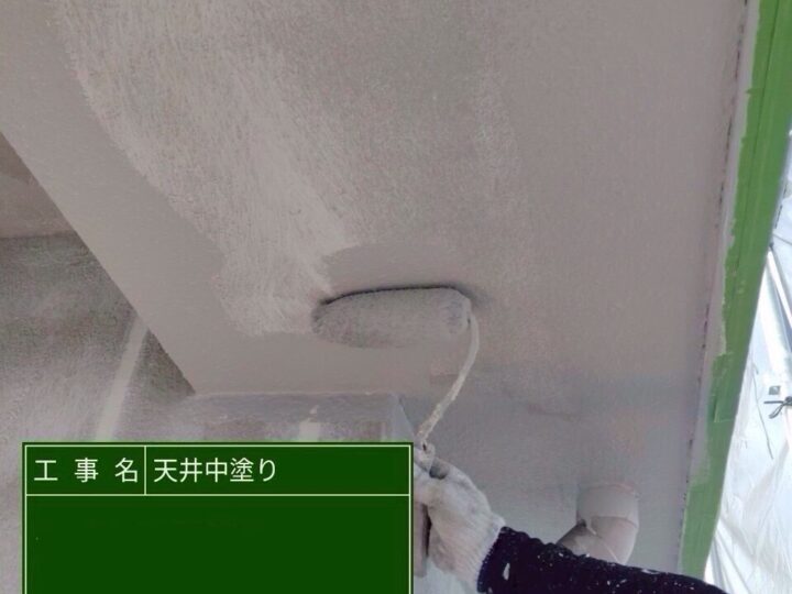 軒天塗装/中塗り