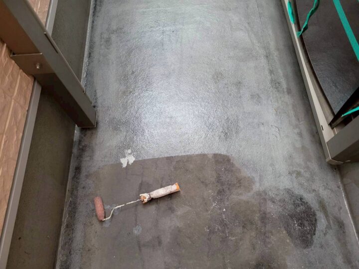 ベランダ防水/下塗りプライマー