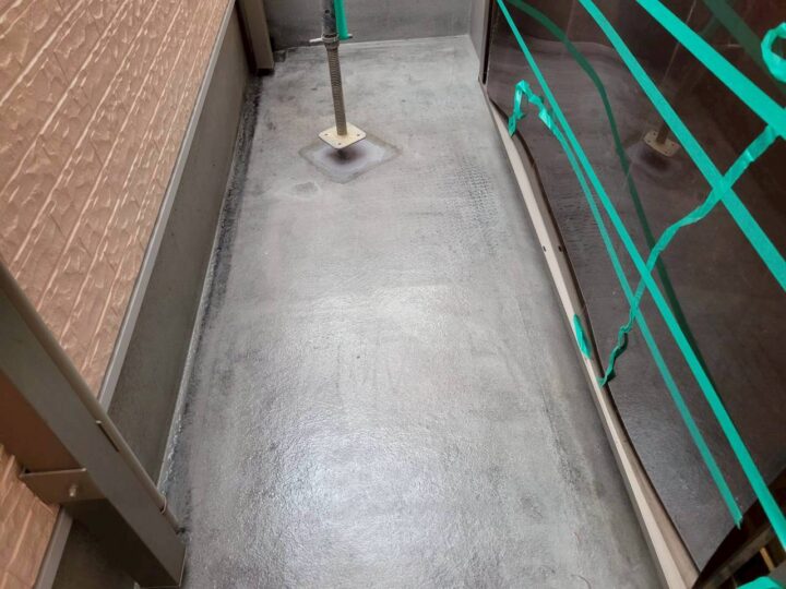 ベランダ防水/プライマー後