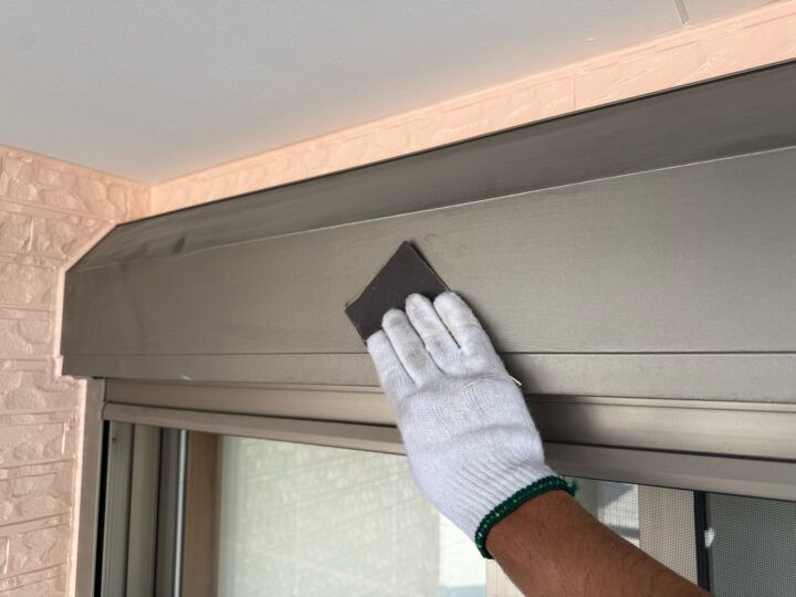 シャッターボックス塗装/ケレン