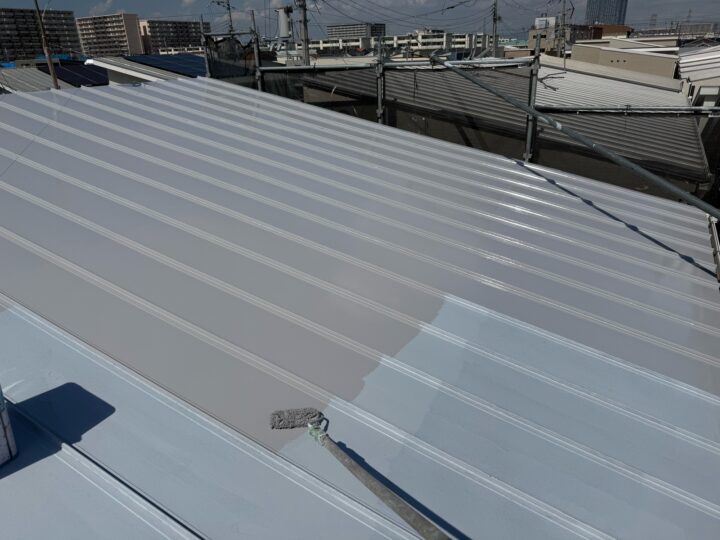屋根塗装/中塗り