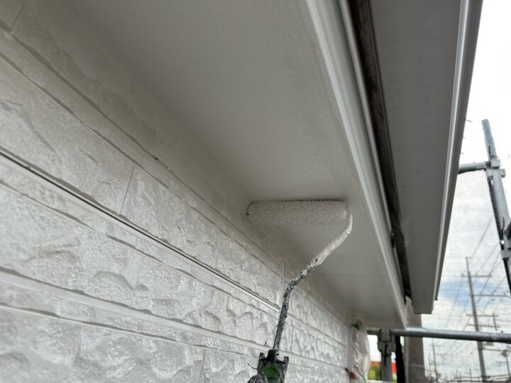 軒天塗装/上塗り