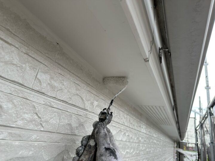 軒天塗装/中塗り