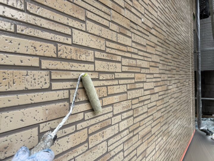 外壁塗装/下塗り1回目