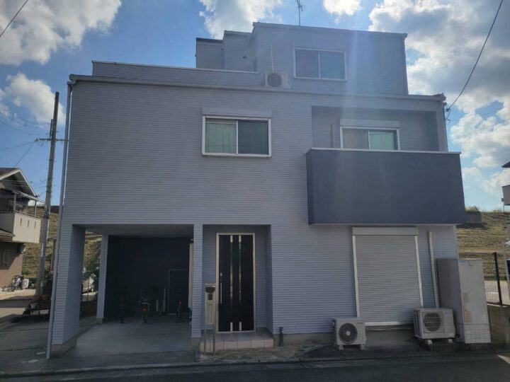 バルコニーにアクセントカラーをつけました🏠